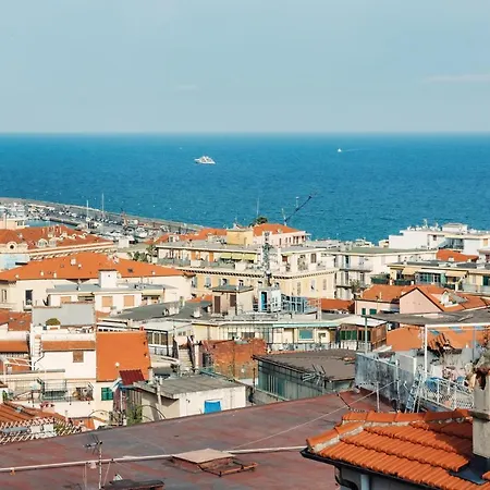 Dimora Bellavista,garage Privato,due Piani Apartment Sanremo
